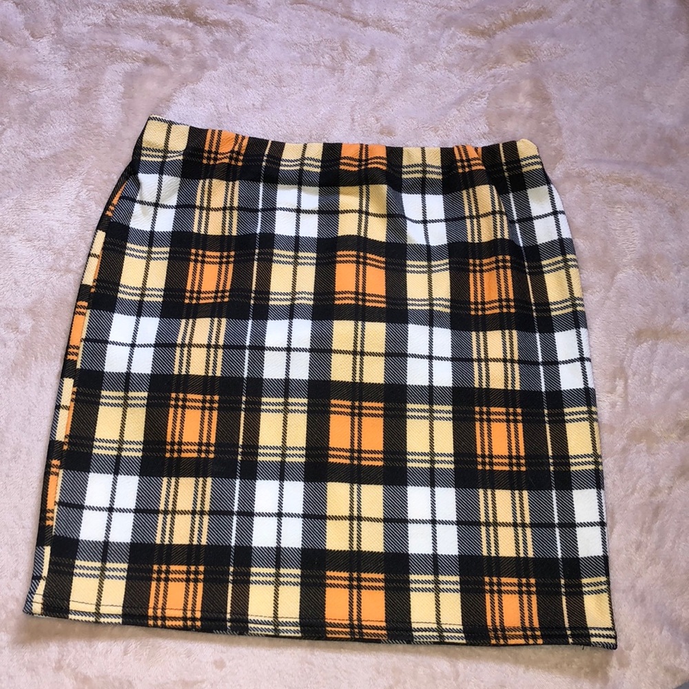 PrettyLittleThing Yellow & Black Checkered Skirt